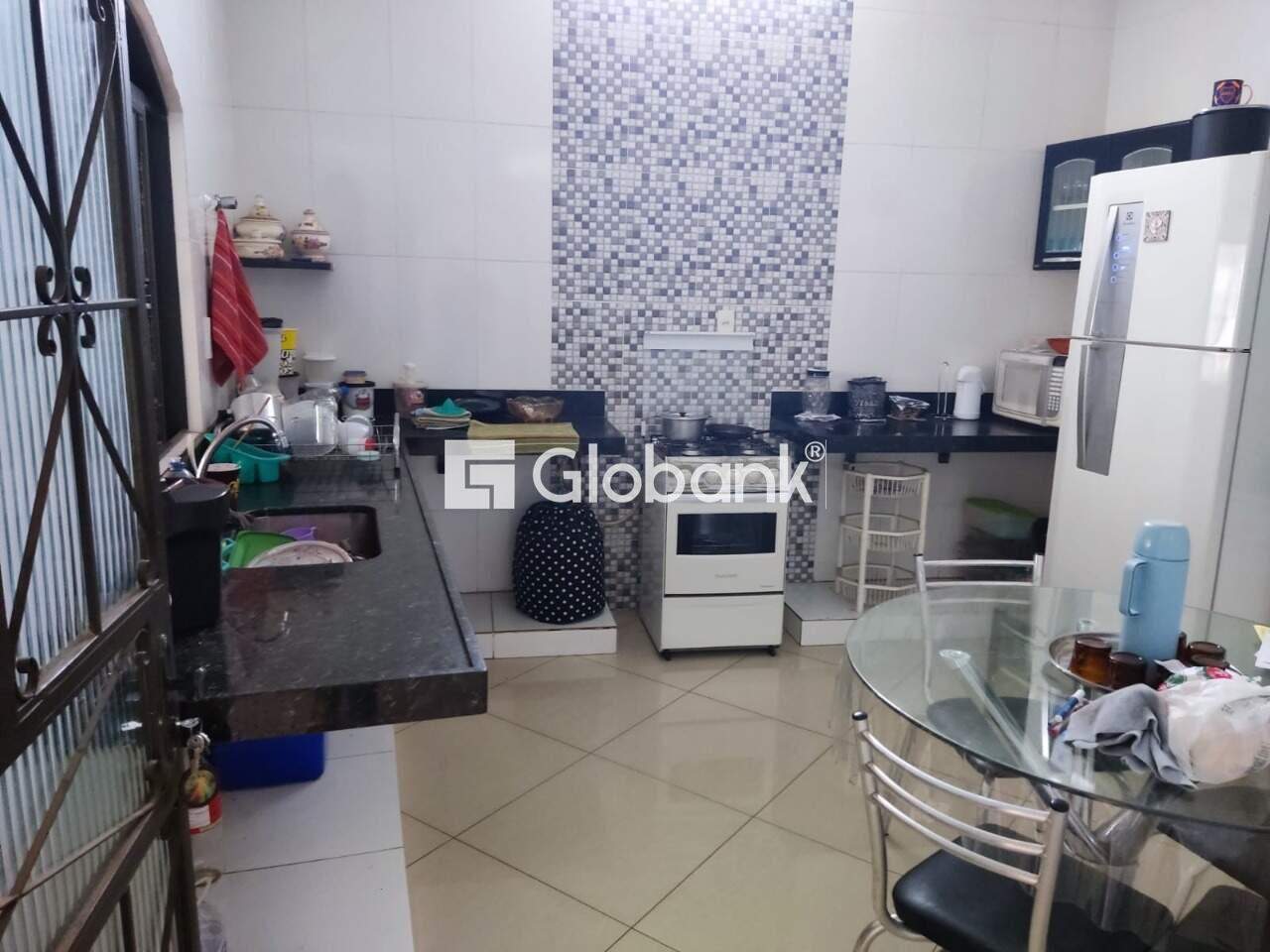Casa 2 quartos à venda Esplanada 90m² Montes Claros MG: 