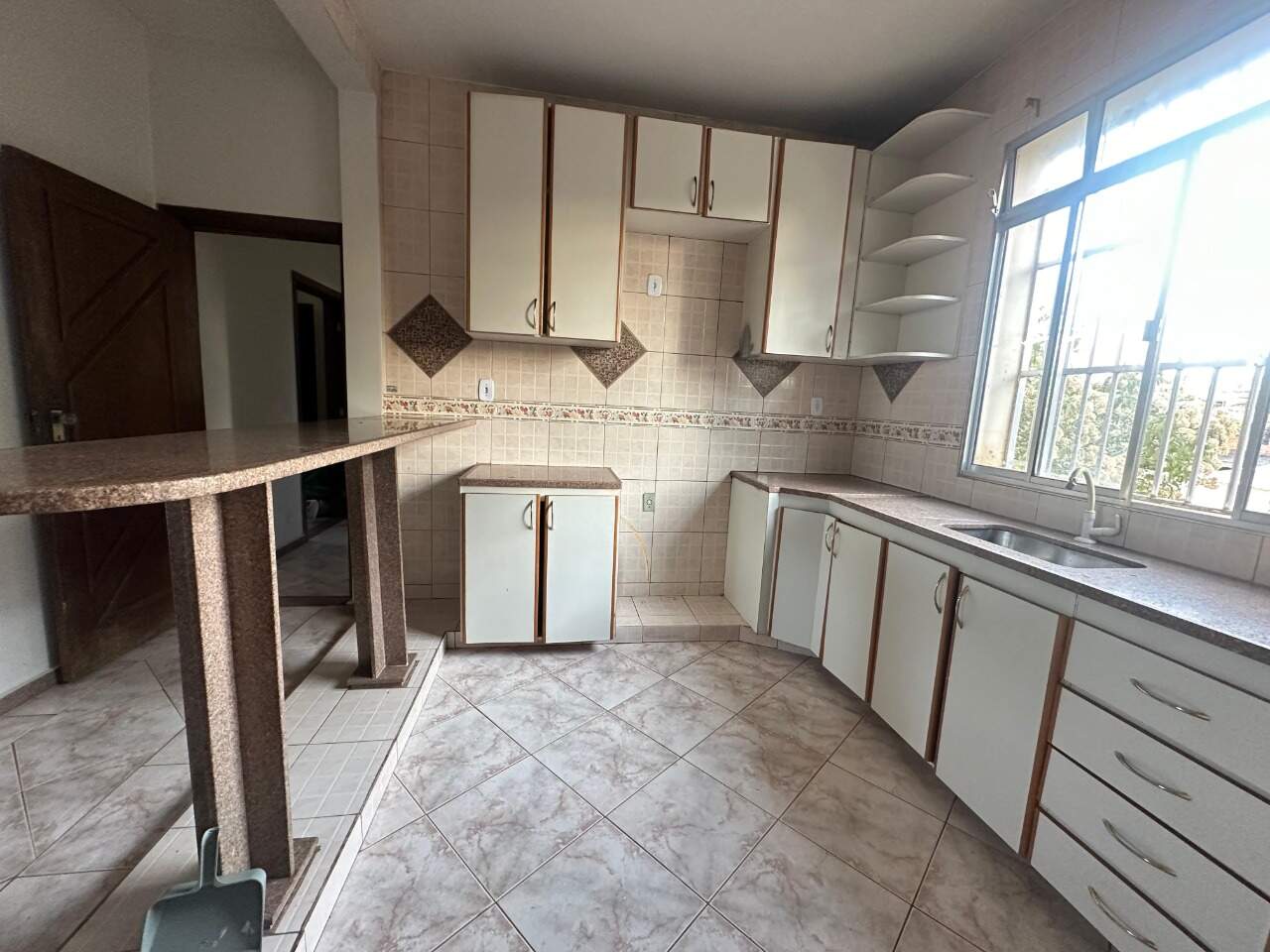 Casa 3 quartos para aluguel São José 225m² Montes Claros MG: Cozinha