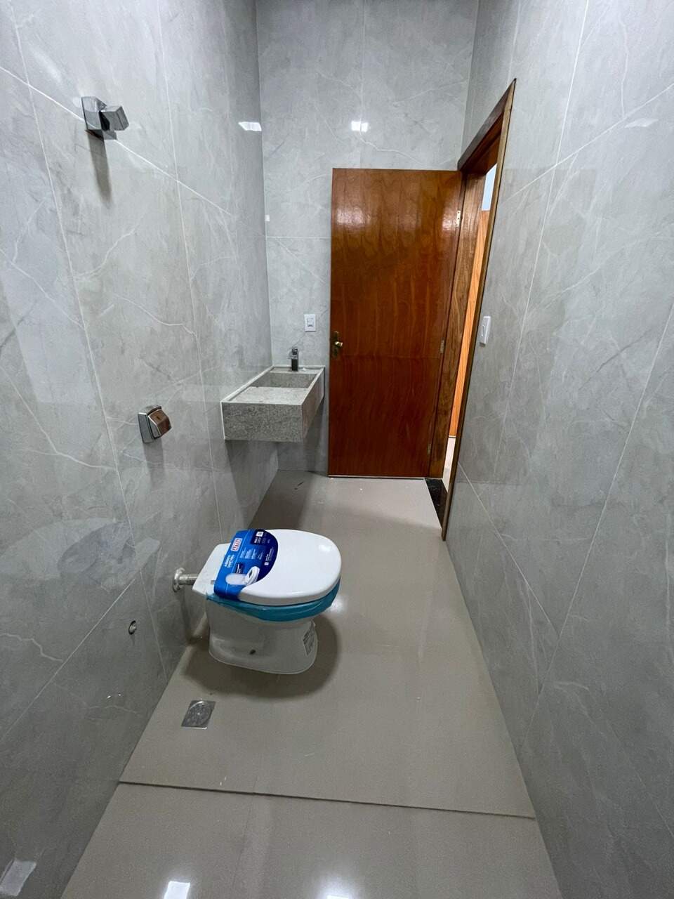 Apartamento 3 quartos à venda Loteamento Novo Jaraguá 79,17m² Montes Claros MG: Banho social