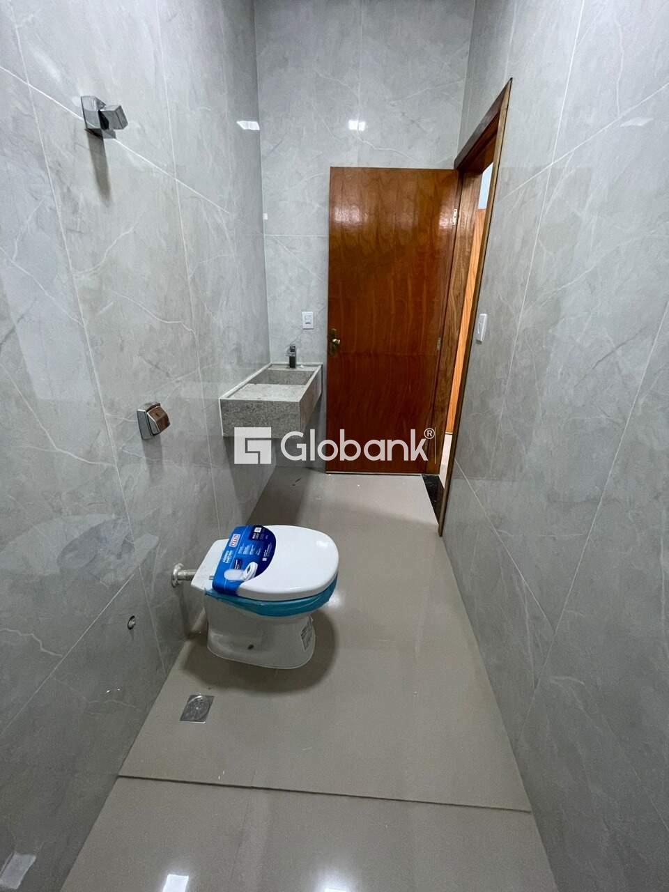 Apartamento 2 quartos à venda Loteamento Novo Jaraguá 75m² Montes Claros MG: Banho social