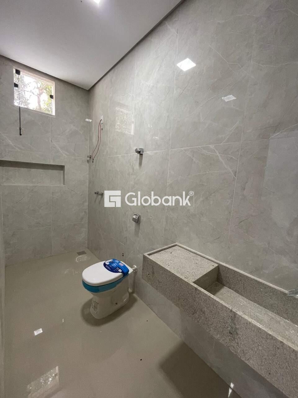 Apartamento 2 quartos à venda Loteamento Novo Jaraguá 75m² Montes Claros MG: Foto banho social