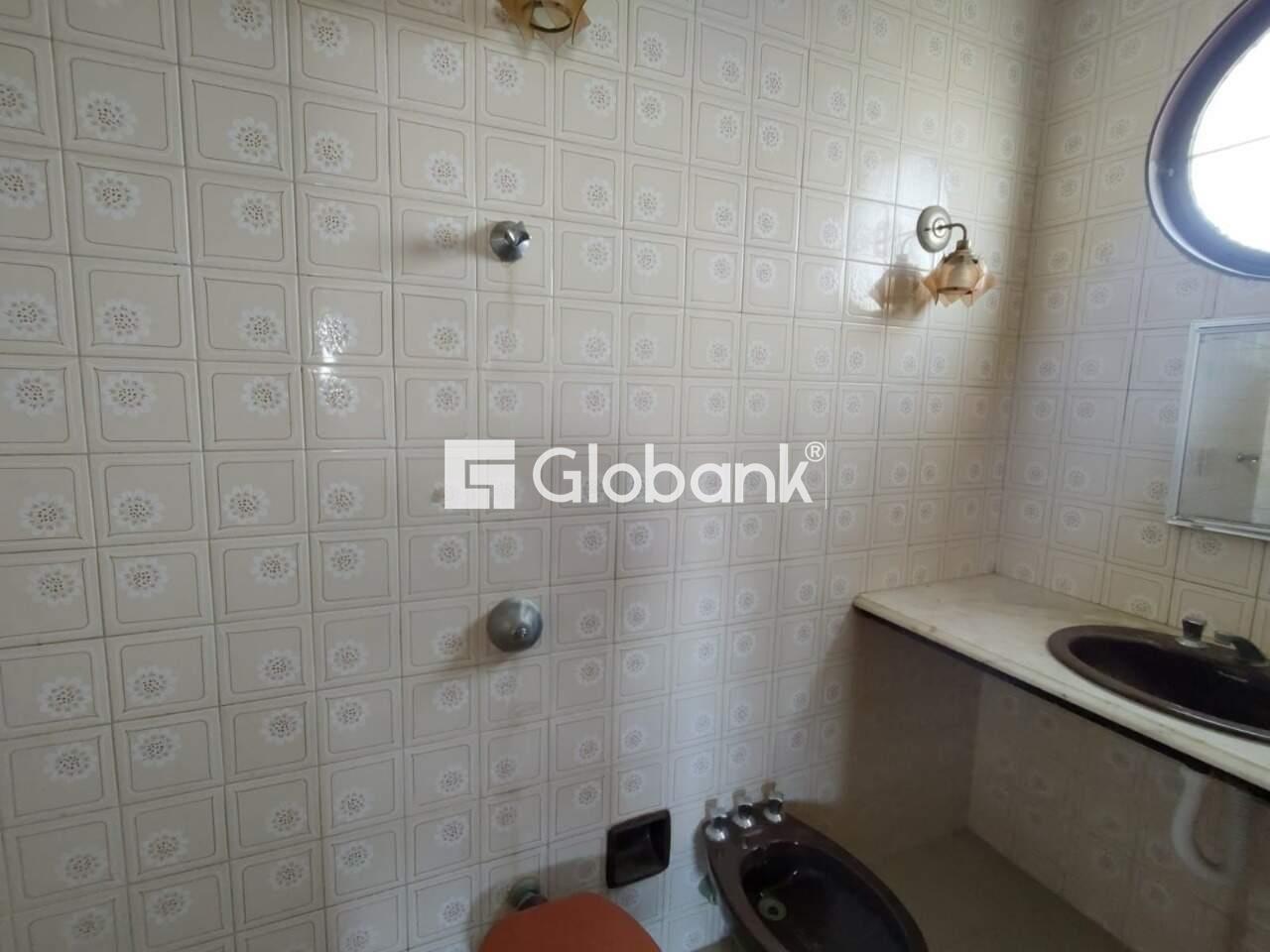Apartamento 3 quartos à venda Centro 90m² Montes Claros MG: Banheiro