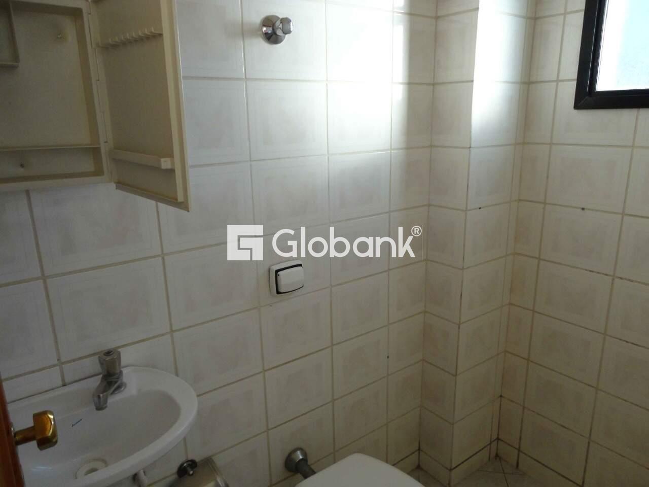 Apartamento 3 quartos à venda Centro 0m² Montes Claros MG: BANHEIRO