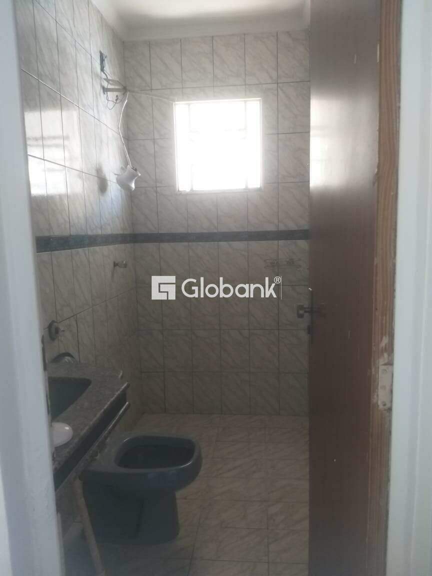 Apartamento 3 quartos à venda Alice Maia 0m² Montes Claros MG: Banho social