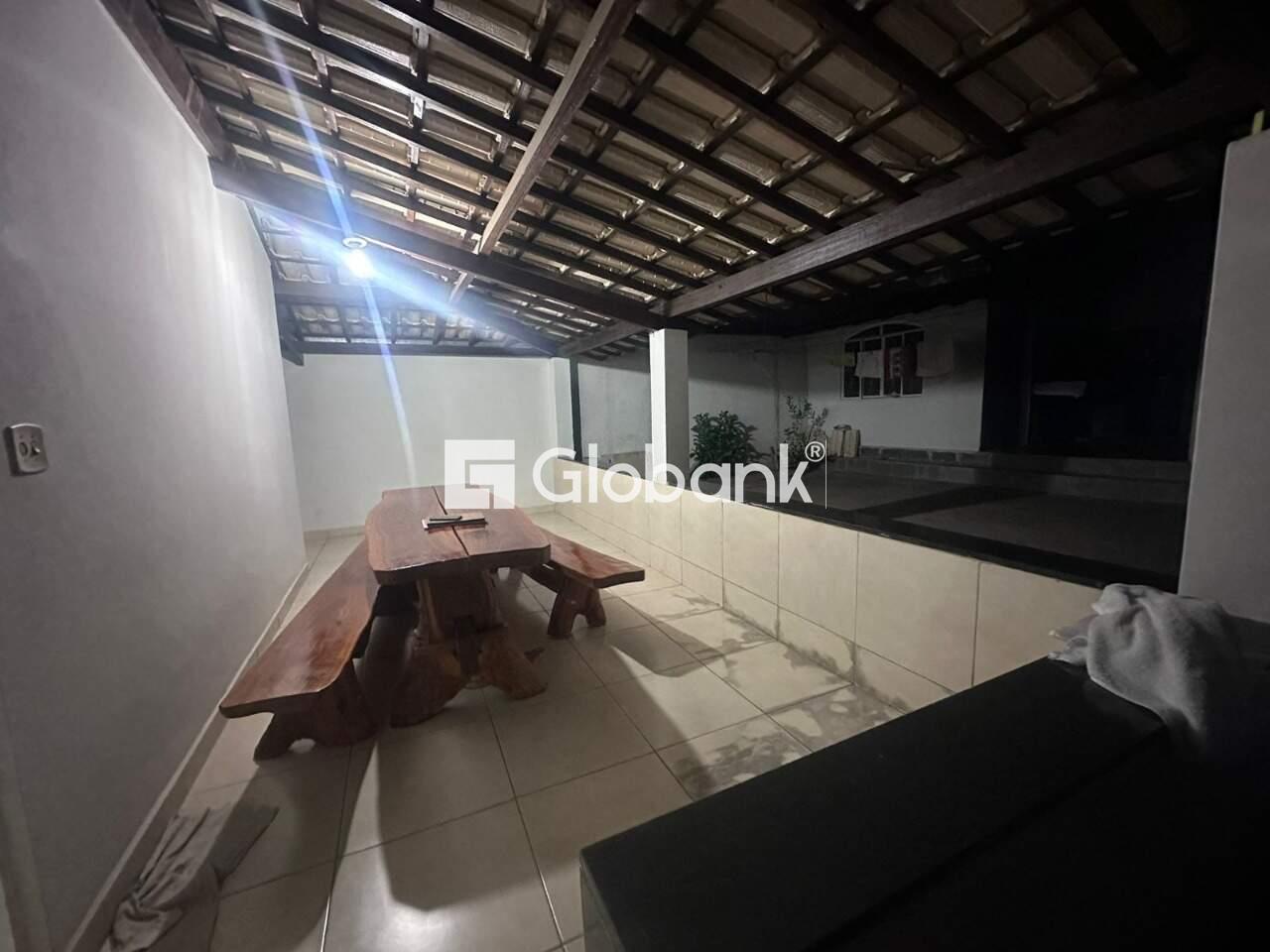 Casa 4 quartos à venda Vera Cruz 290m² Montes Claros MG: 