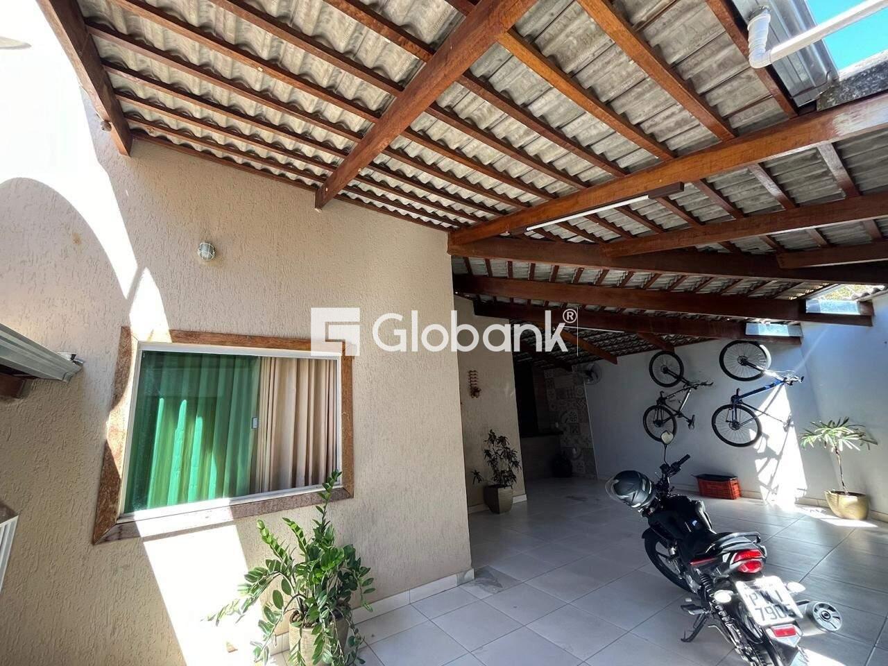 Casa 4 quartos à venda Morada do Parque 115m² Montes Claros MG: GARAGEM