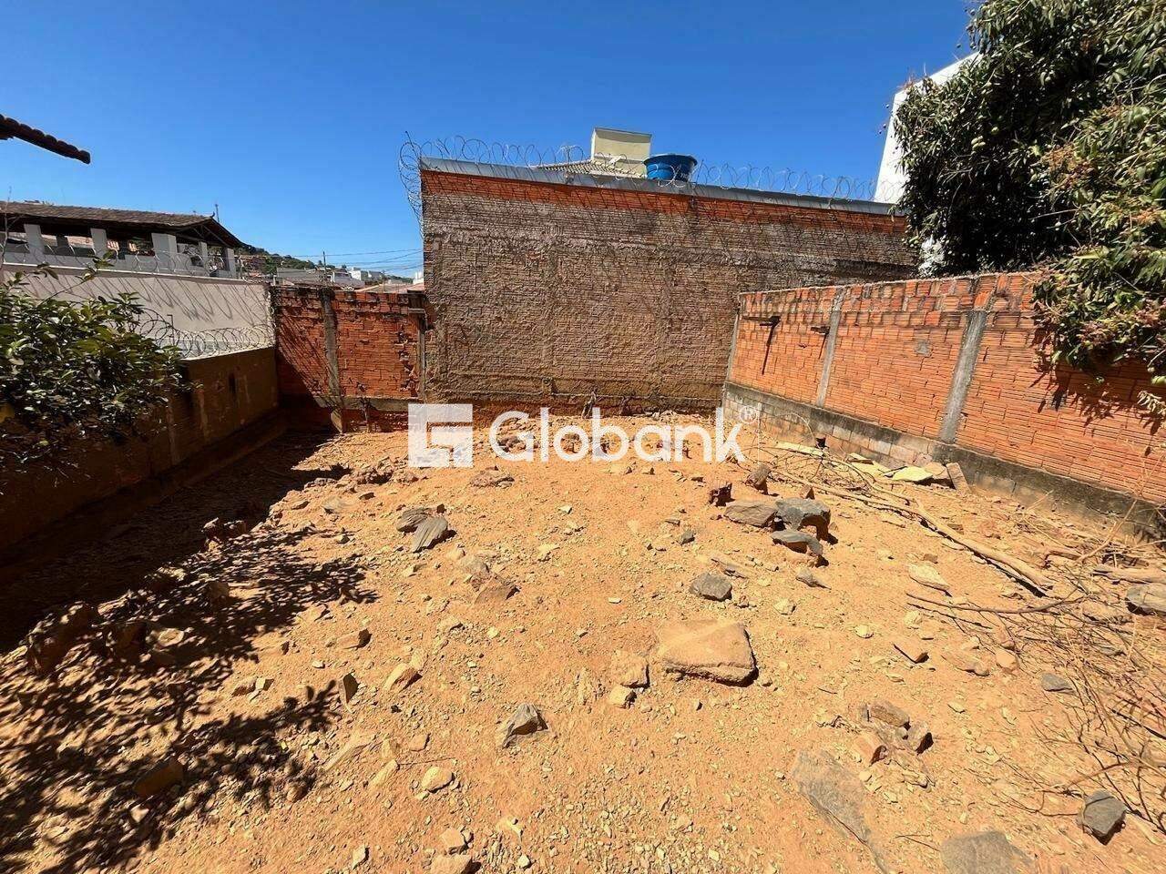 Terreno à venda Vila Guilhermina 0m² Montes Claros MG: TERRENO MURADO