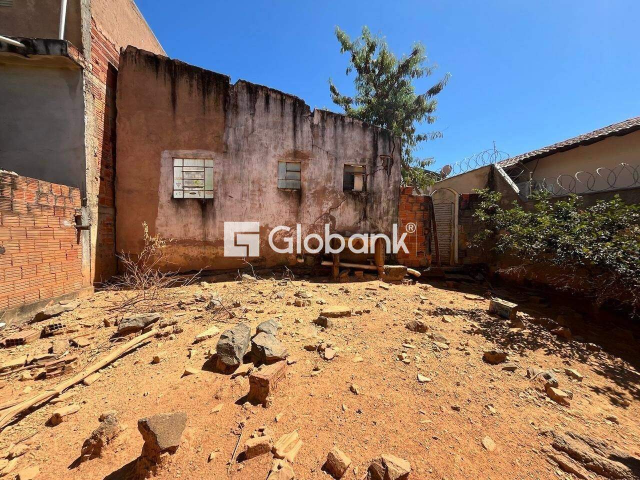 Terreno à venda Vila Guilhermina 0m² Montes Claros MG: 