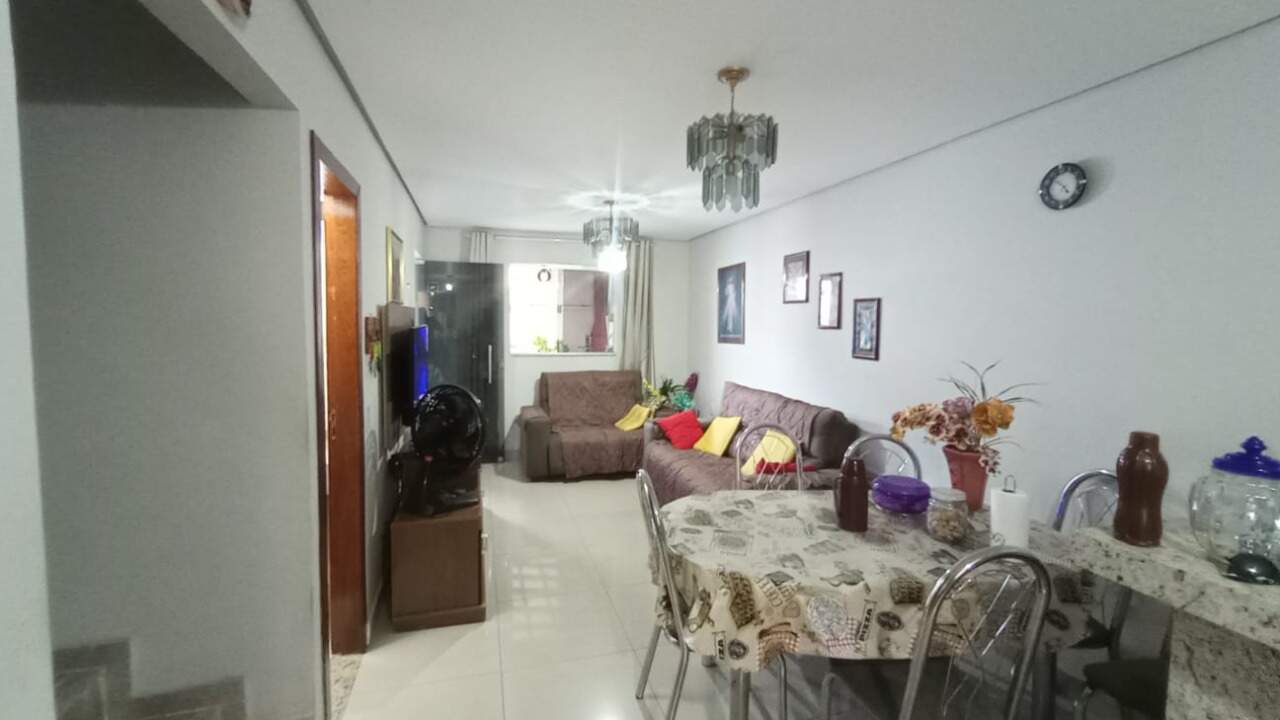 Sobrado 3 quartos à venda Morrinhos 110m² Montes Claros MG: Sala para dois ambientes