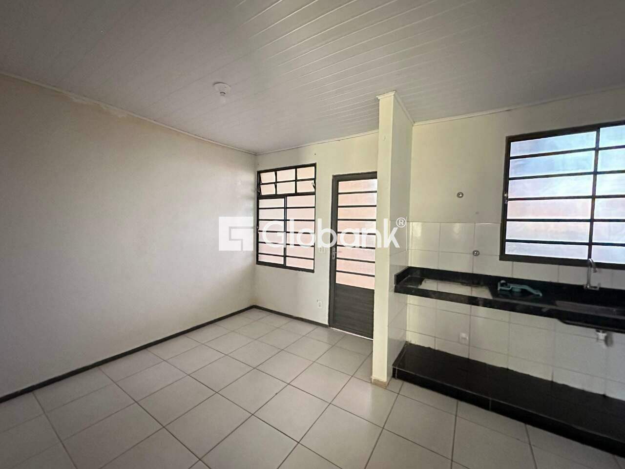Casa 2 quartos para aluguel Residencial Vitória 70m² Montes Claros MG: Sala