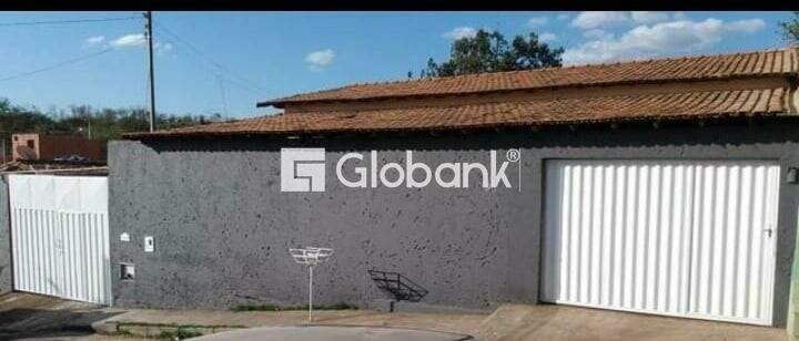 Casa 3 quartos à venda Alto Floresta 0m² Montes Claros MG: 