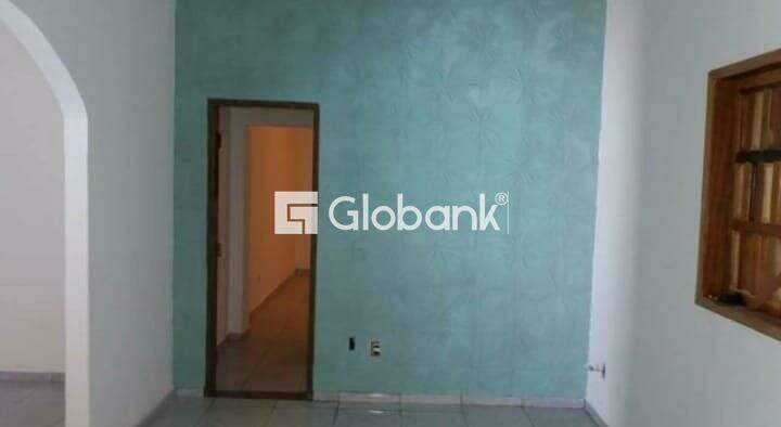 Casa 3 quartos à venda Alto Floresta 0m² Montes Claros MG: