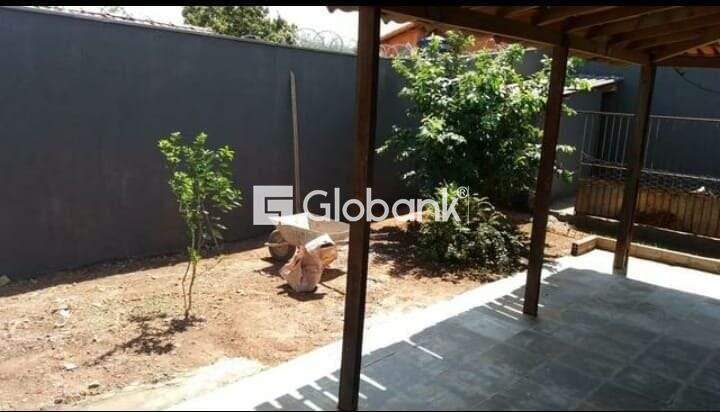 Casa 3 quartos à venda Alto Floresta 0m² Montes Claros MG: