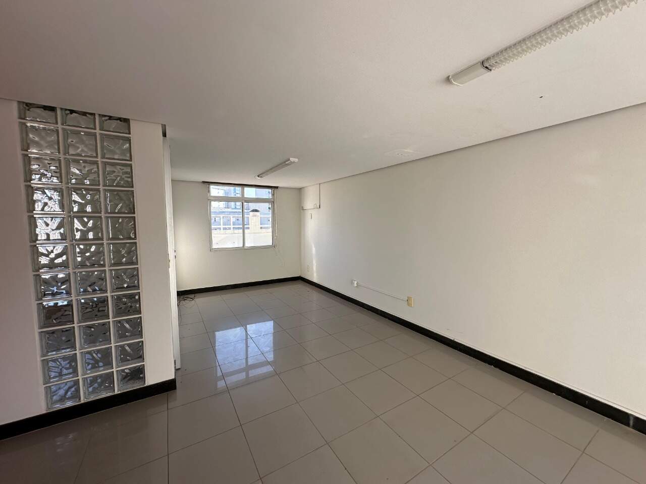 Ponto comercial para aluguel Centro 123m² Montes Claros MG: 