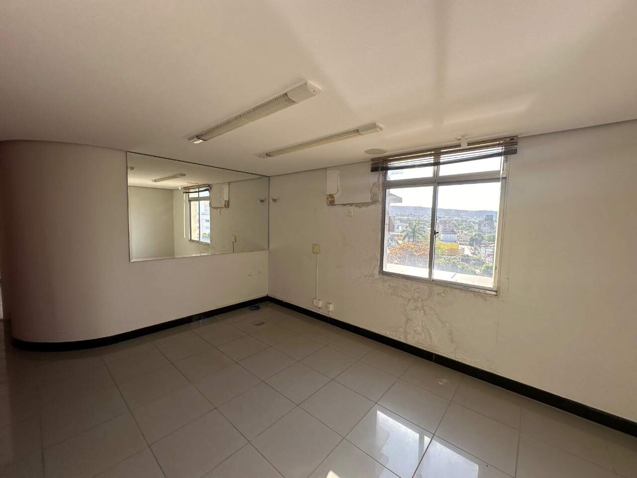 Ponto comercial para aluguel Centro 123m² Montes Claros MG: 