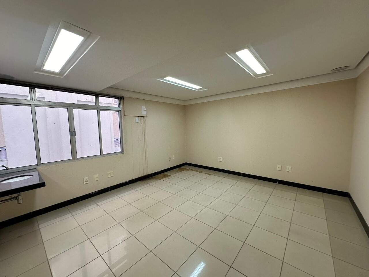 Ponto comercial para aluguel Centro 230m² Montes Claros MG: 
