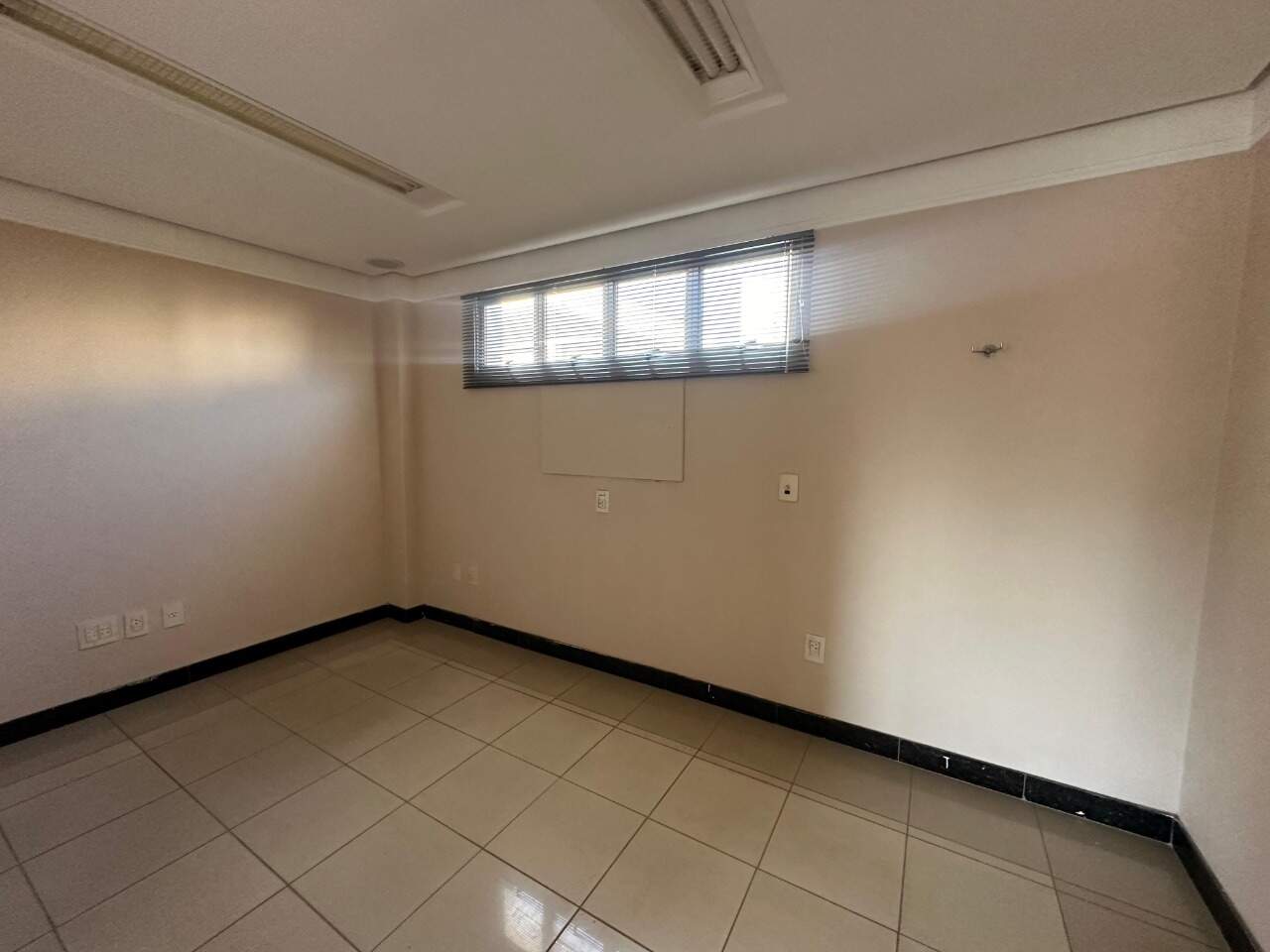 Ponto comercial para aluguel Centro 230m² Montes Claros MG: 