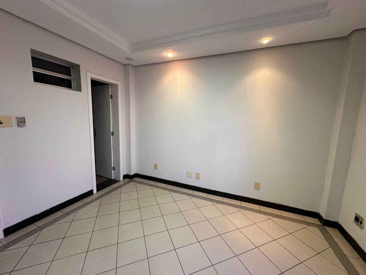 Ponto comercial para aluguel Centro 461m² Montes Claros MG: 