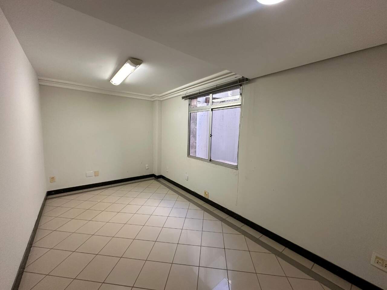 Ponto comercial para aluguel Centro 461m² Montes Claros MG: 