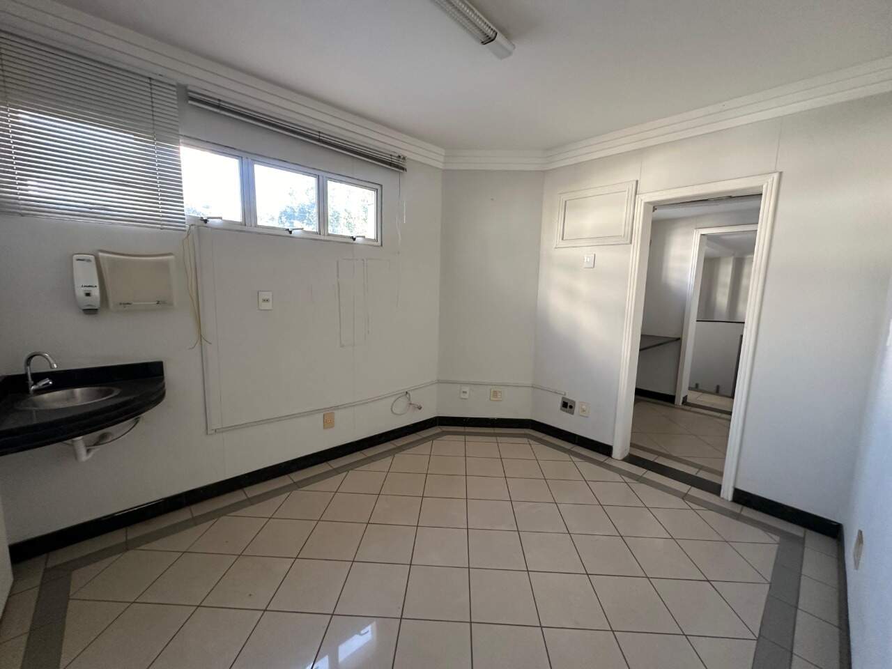 Ponto comercial para aluguel Centro 461m² Montes Claros MG: 