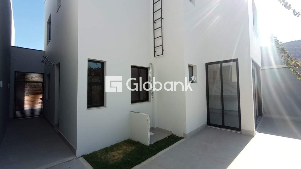 Casa em condomínio 3 quartos à venda Ibituruna 240m² Montes Claros MG: 