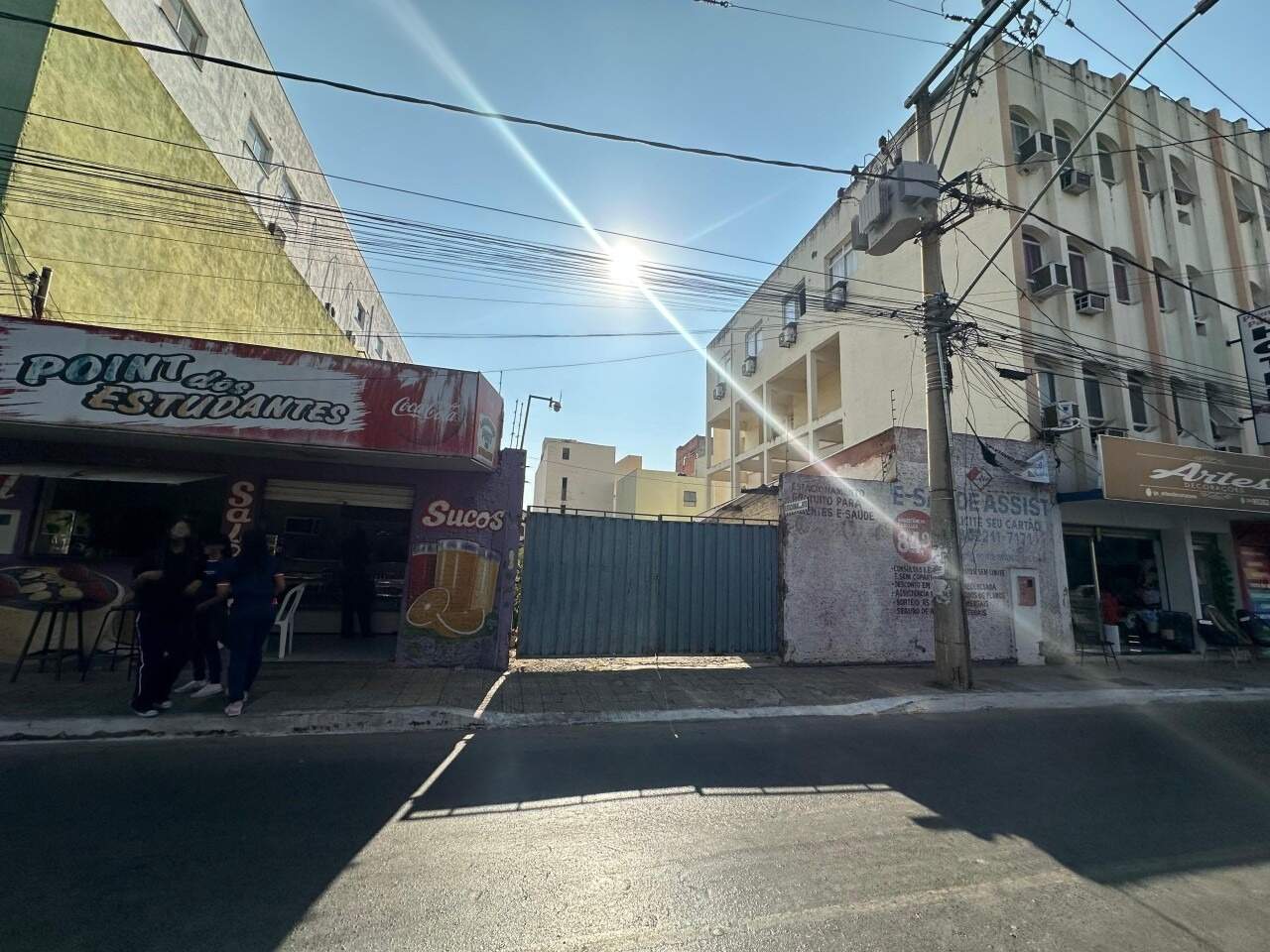Terreno para aluguel Centro 750m² Montes Claros MG: Fachada