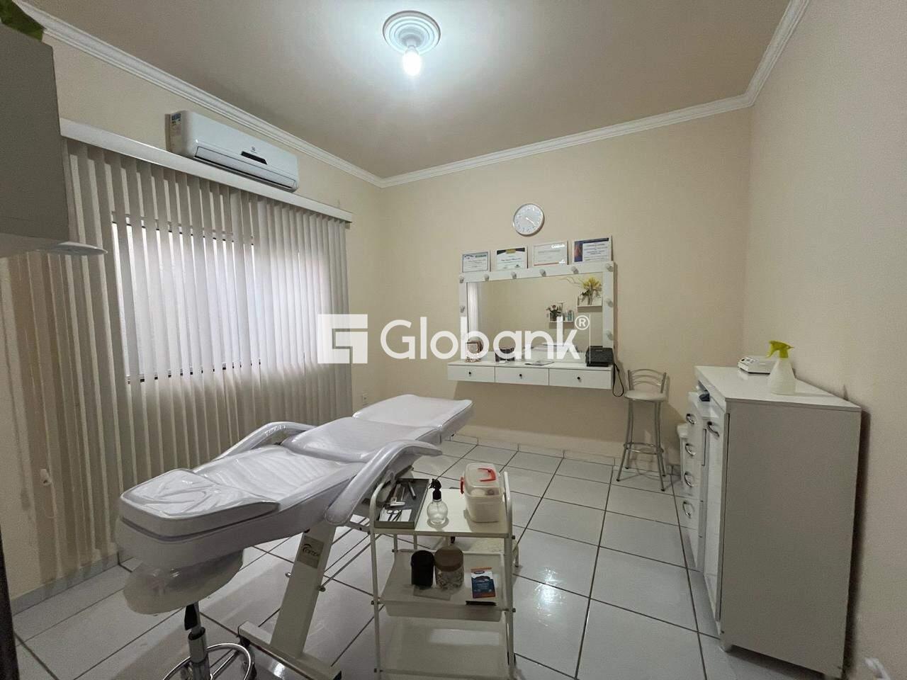 Casa 2 quartos à venda Antônio Pimenta 120m² Montes Claros MG: 