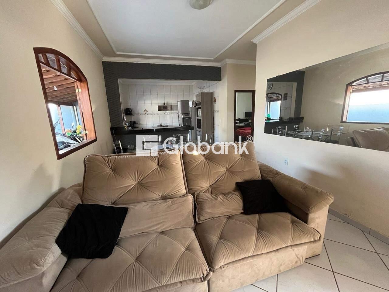 Casa 2 quartos à venda Antônio Pimenta 120m² Montes Claros MG: 