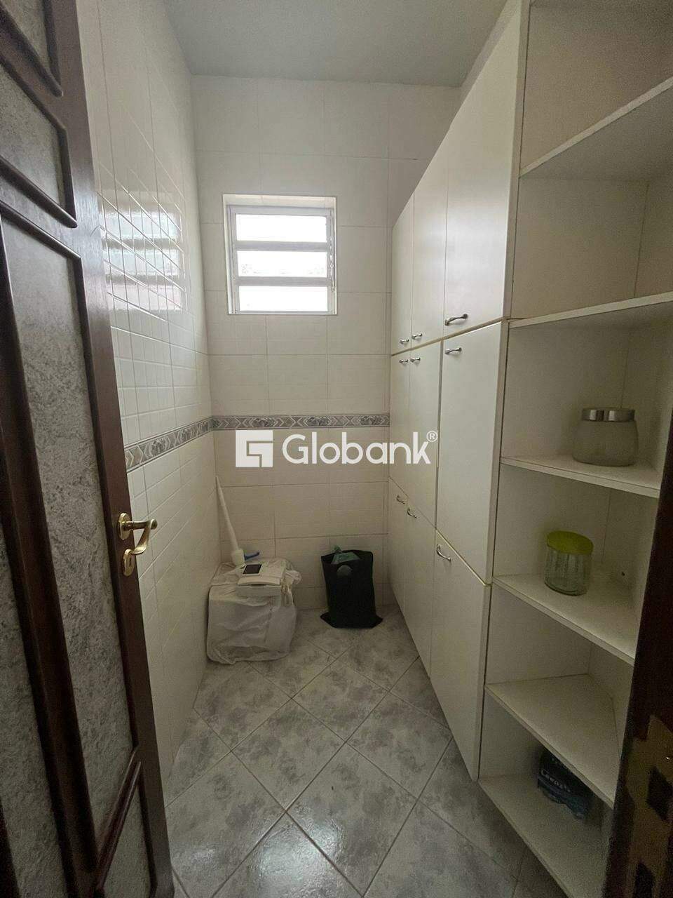 Casa 5 quartos à venda Morada do Sol 300m² Montes Claros MG: DESPENSA