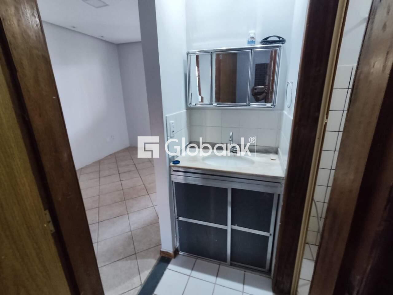 Casa 2 quartos à venda Planalto 135m² Montes Claros MG: 