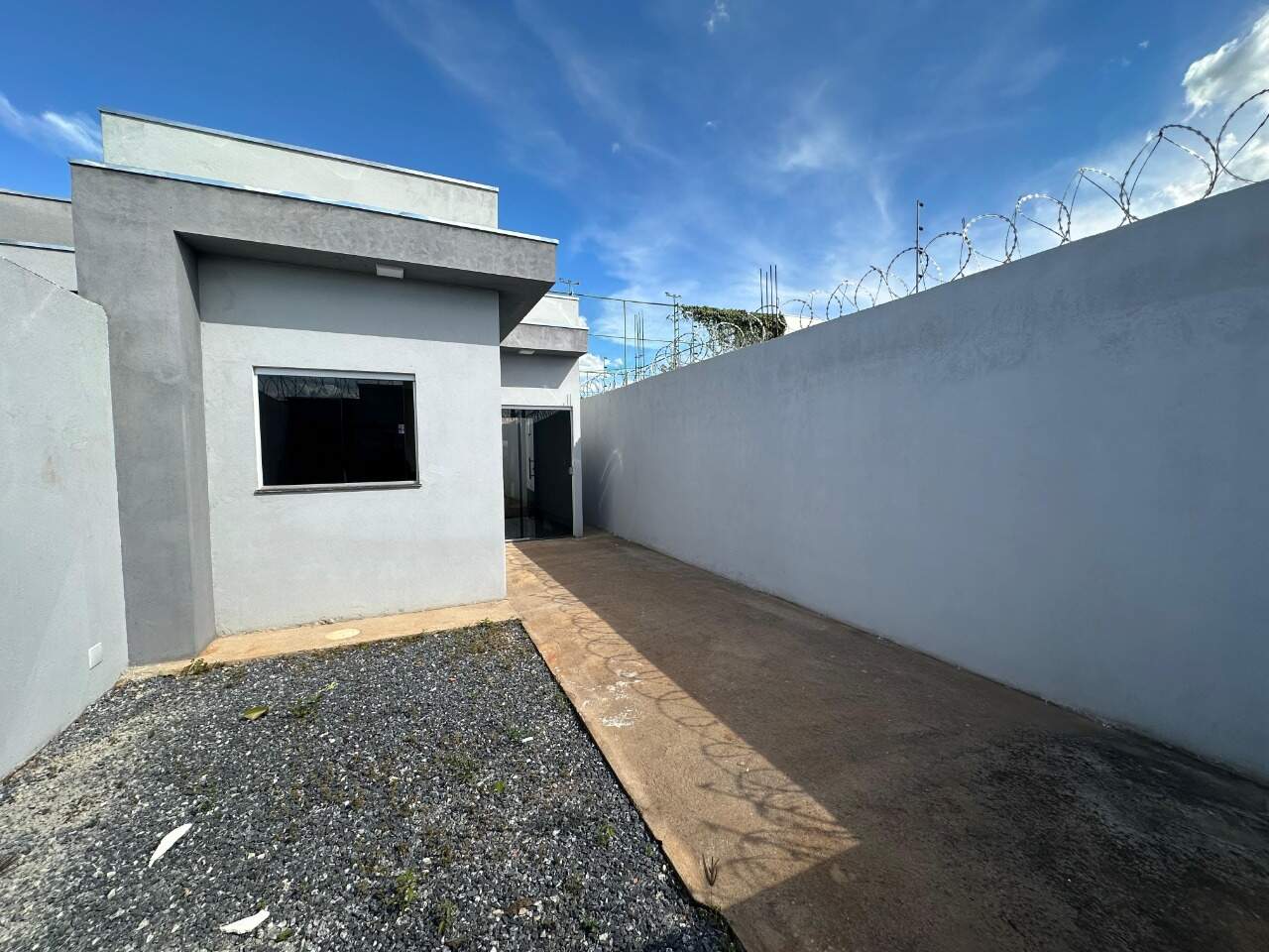 Casa 3 quartos para aluguel Jardim Olímpico 90m² Montes Claros MG: Fachada