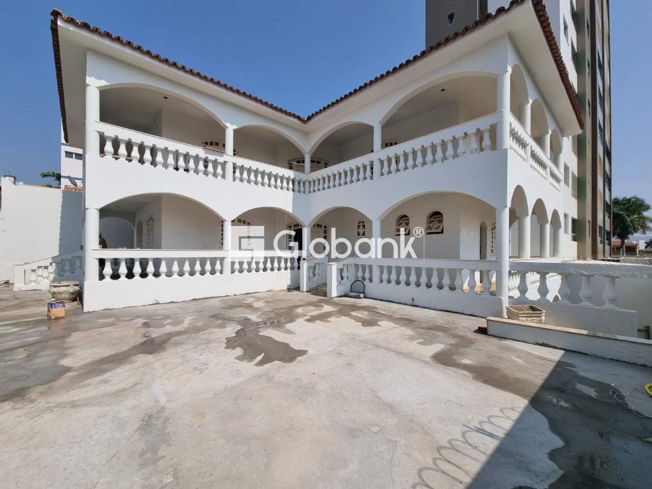Casa 4 quartos para aluguel Cidade Santa Maria 330m² Montes Claros MG: Fachada interna