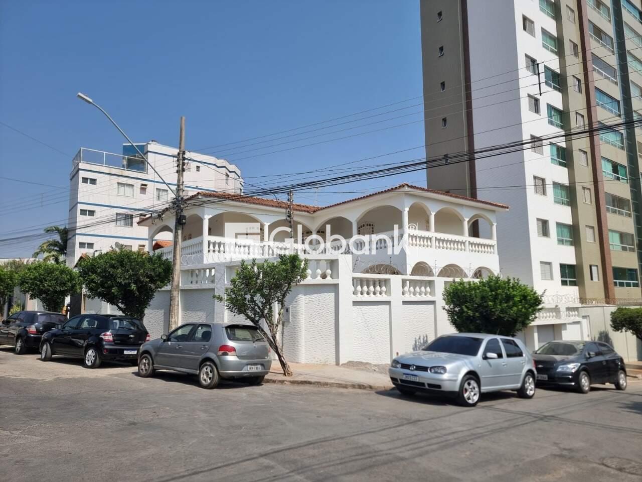 Casa 4 quartos para aluguel Cidade Santa Maria 330m² Montes Claros MG: Fachada