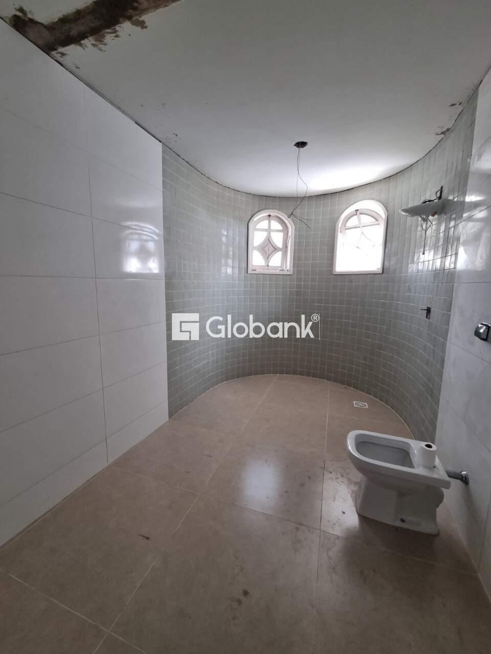 Casa 4 quartos para aluguel Cidade Santa Maria 330m² Montes Claros MG: 