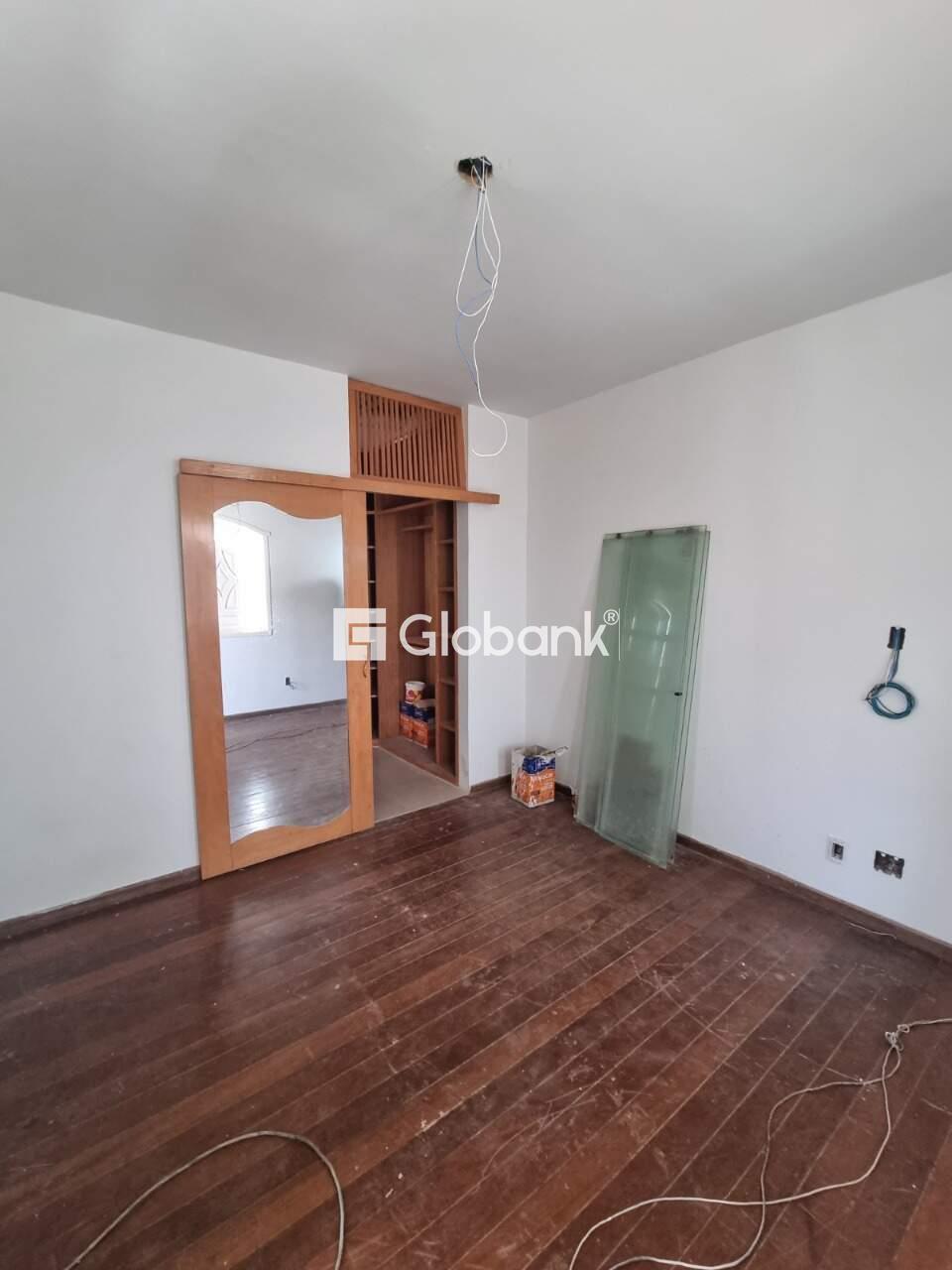 Casa 4 quartos para aluguel Cidade Santa Maria 330m² Montes Claros MG: Quarto