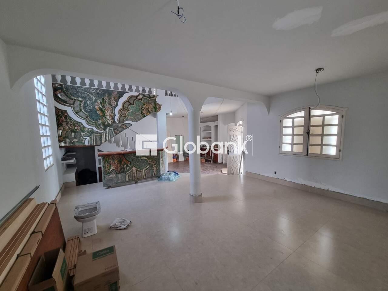 Casa 4 quartos para aluguel Cidade Santa Maria 330m² Montes Claros MG: 