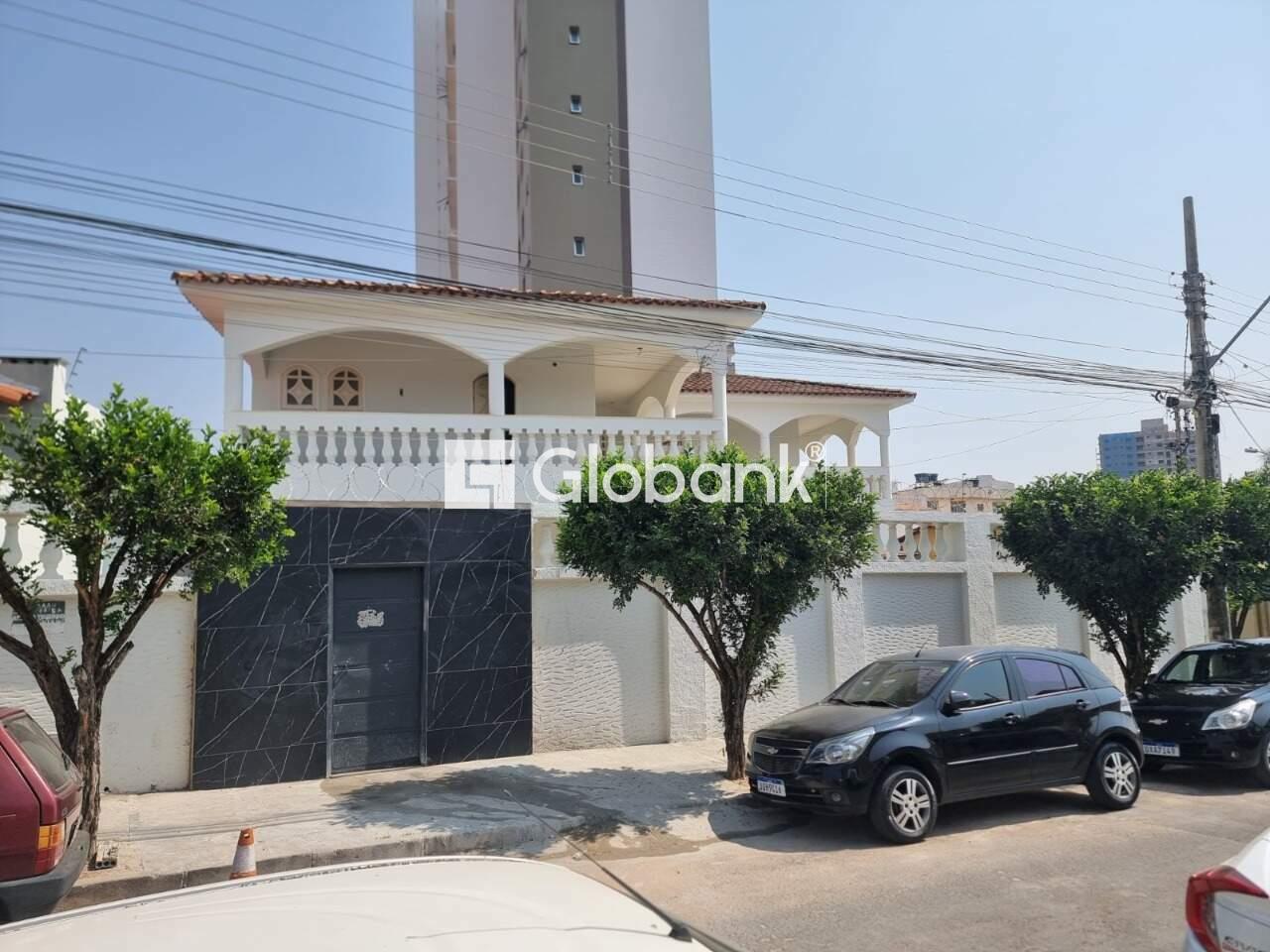 Casa 4 quartos para aluguel Cidade Santa Maria 330m² Montes Claros MG: Fachada