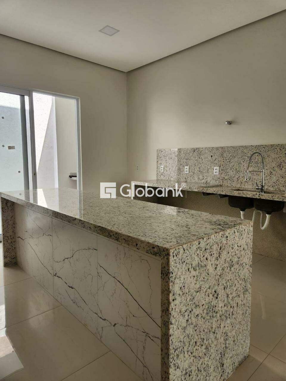 Casa 3 quartos à venda Morada do Alto 135m² Januária MG: Cozinha com ilha