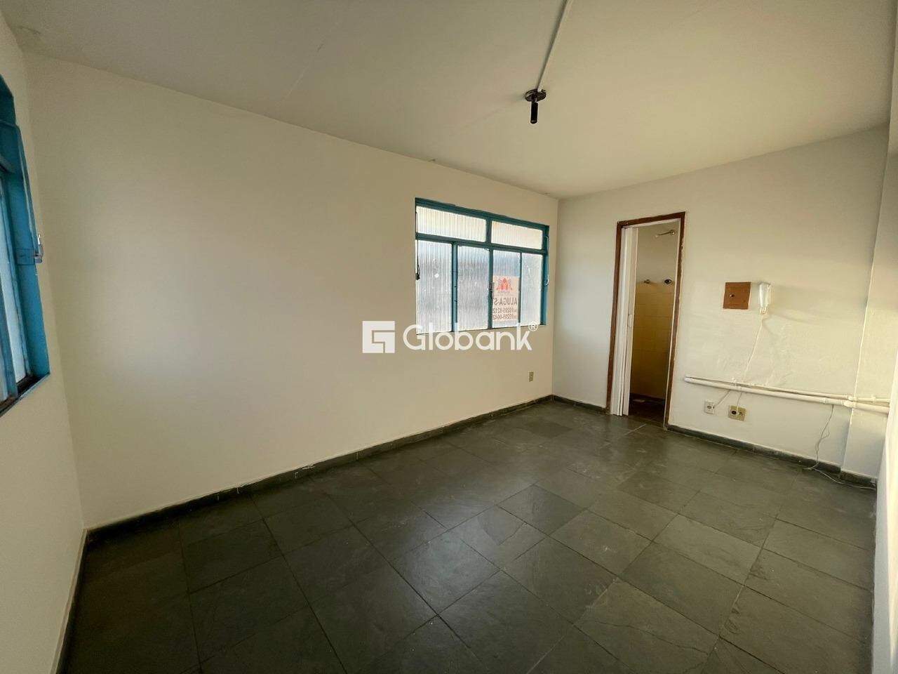 Kitnet 1 quarto para aluguel Centro 25m² Montes Claros MG: 