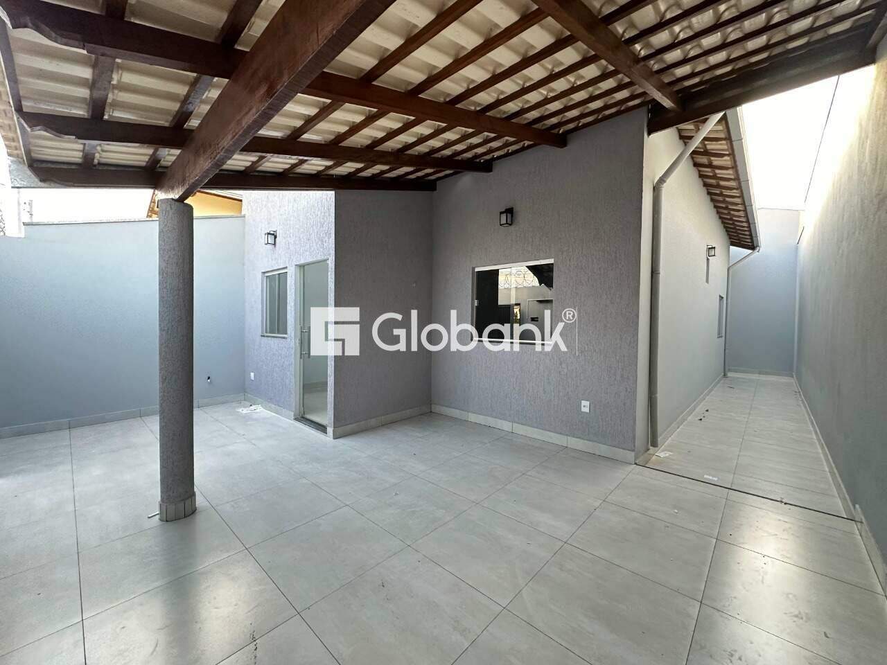 Casa 2 quartos para aluguel Jardim Primavera 70m² Montes Claros MG: Garagem
