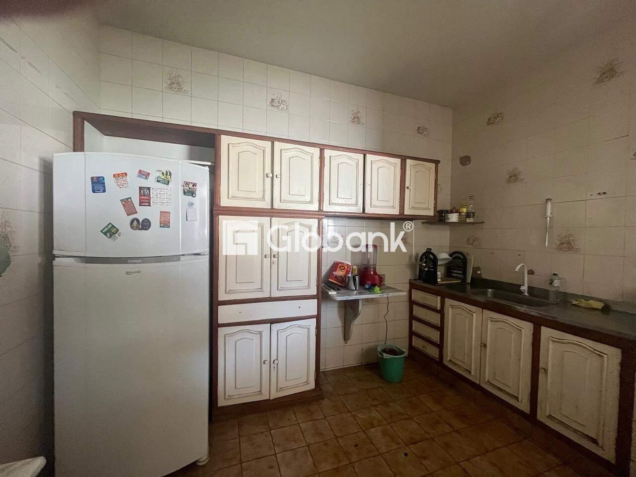 Casa 6 quartos à venda Vila Guilhermina 0m² Montes Claros MG: 