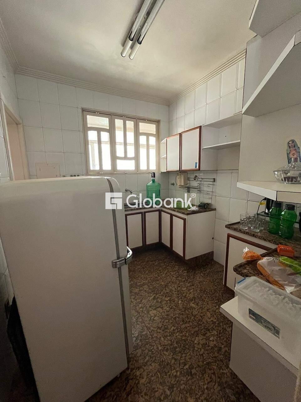 Casa 6 quartos à venda Vila Guilhermina 0m² Montes Claros MG: 