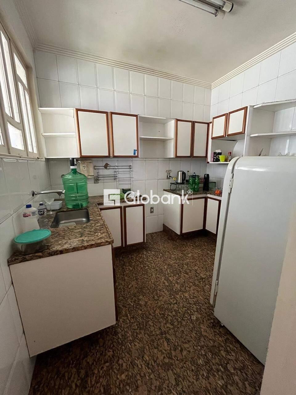 Casa 6 quartos à venda Vila Guilhermina 0m² Montes Claros MG: CASA T RREO: COZINHA