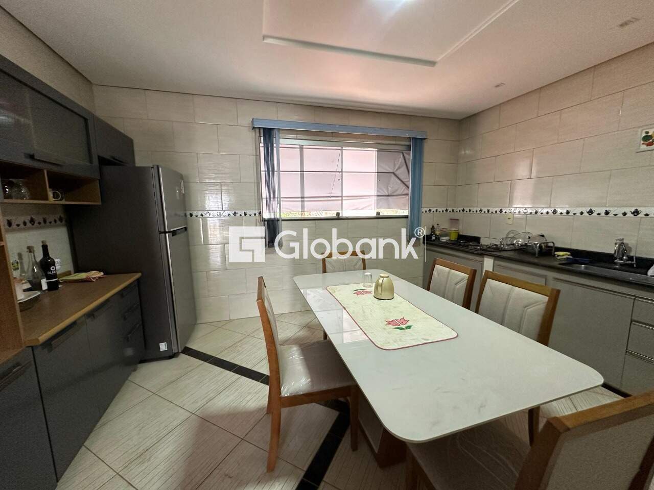 Casa 4 quartos para aluguel Santa Laura 210m² Montes Claros MG: Cozinha