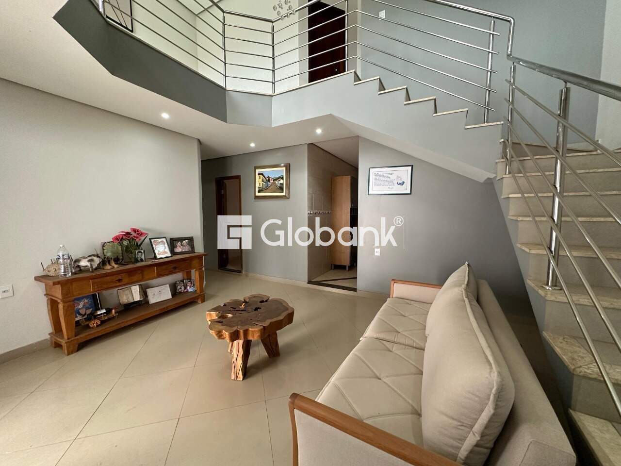 Casa 4 quartos para aluguel Santa Laura 210m² Montes Claros MG: Sala
