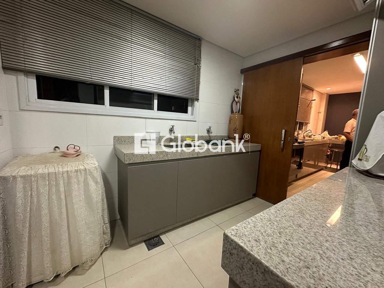 Apartamento 4 quartos à venda Todos os Santos 150m² Montes Claros MG: rea de servi o com arm rios