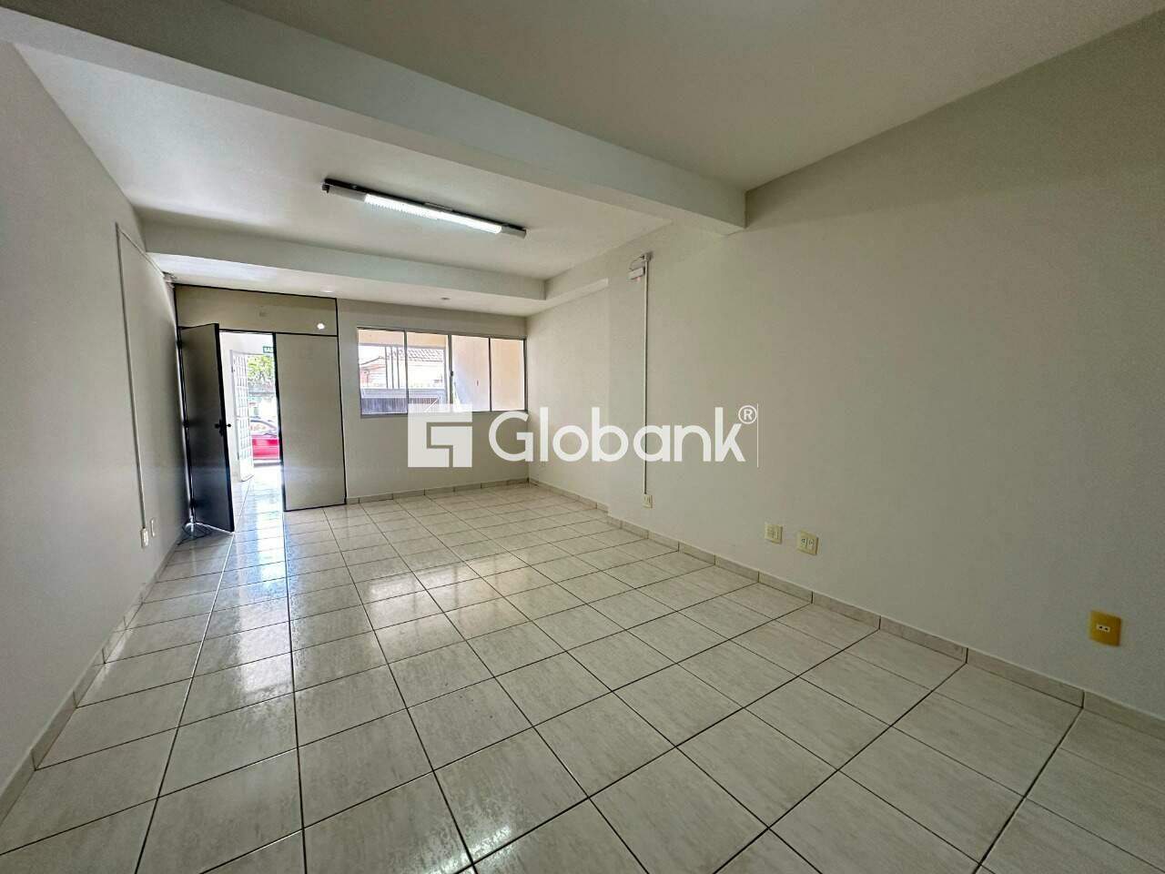 Ponto comercial para aluguel Centro 30m² Montes Claros MG: 