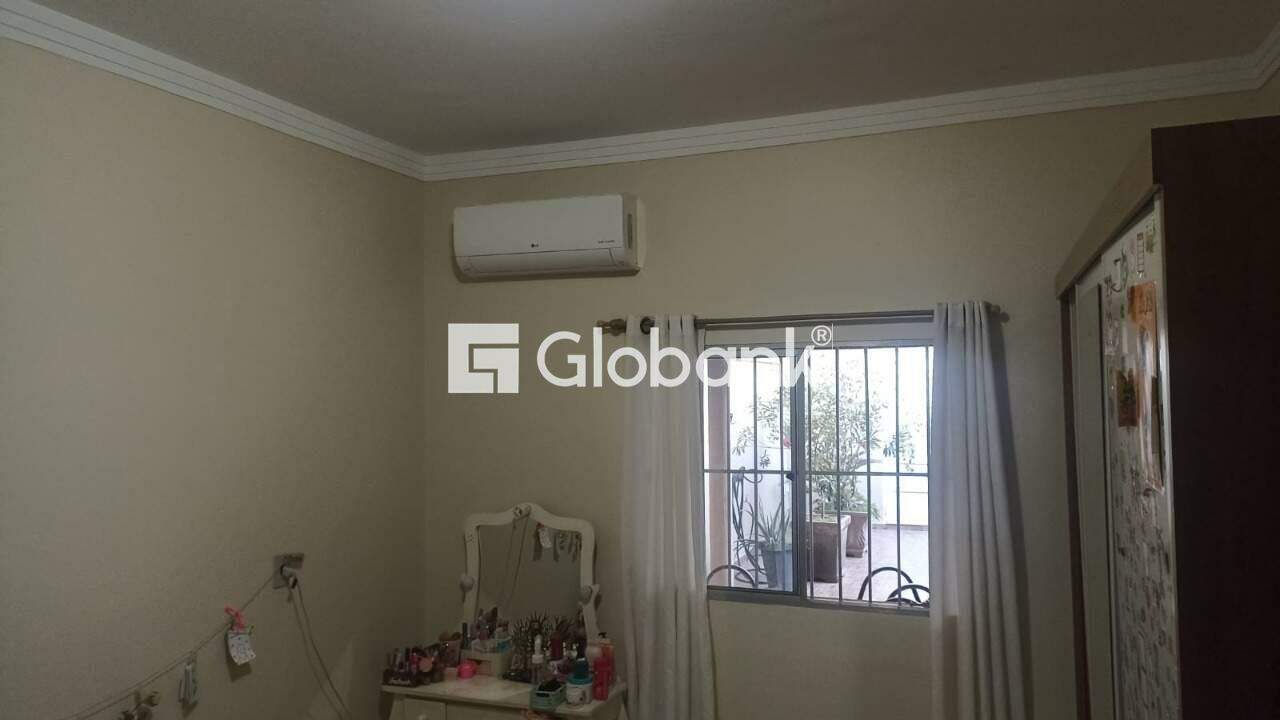 Casa 4 quartos à venda Monte Carmelo 120m² Montes Claros MG: