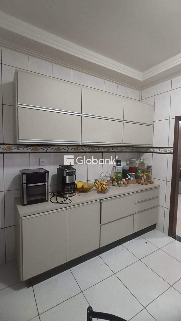 Casa 4 quartos à venda Monte Carmelo 120m² Montes Claros MG: