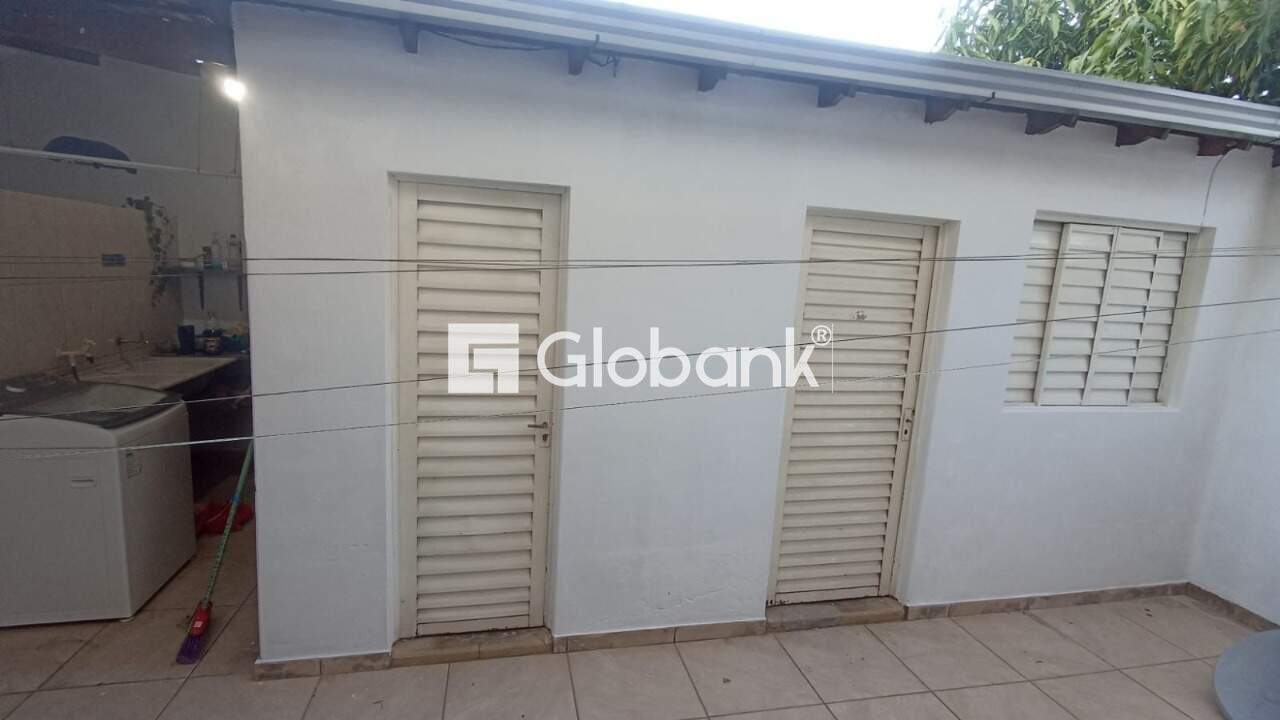 Casa 4 quartos à venda Monte Carmelo 120m² Montes Claros MG: